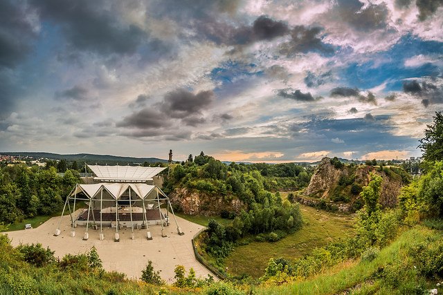 Tani Kurier Międzynarodowy Kielce